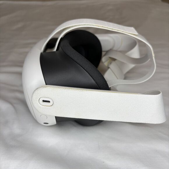 Meta Quest 3 512GB | Virtual Reality Headset Without Wires  Meta () Quest 3 512GB VR Headset Only – Tested & Fully Functional